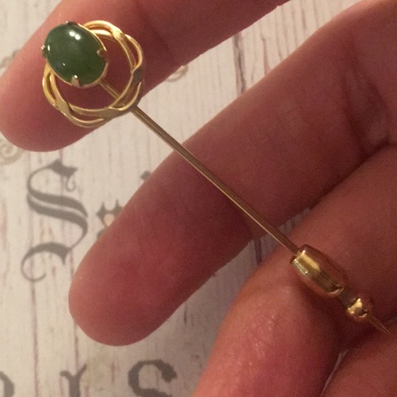 Genuine nephrite jade 12K gold filled pin - Picture 5 of 5